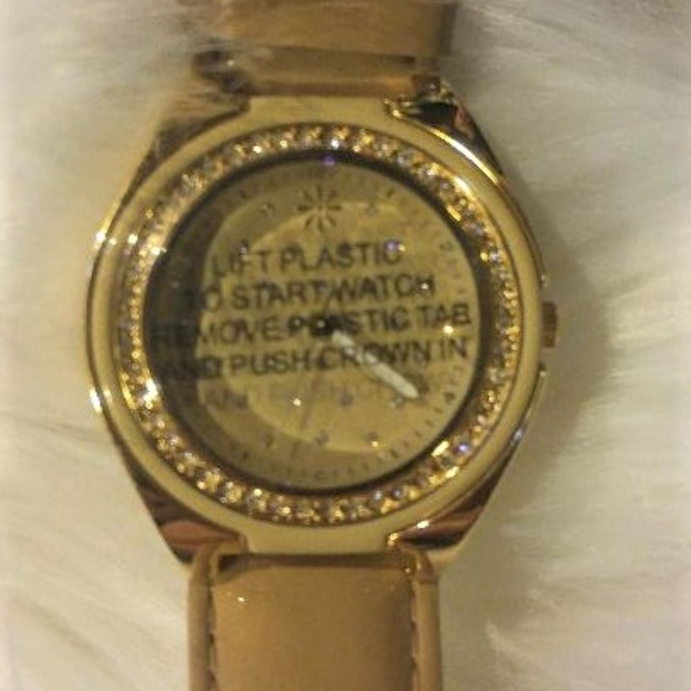 Isaac Mizrahi Watch With Quilted Face Medium Camel